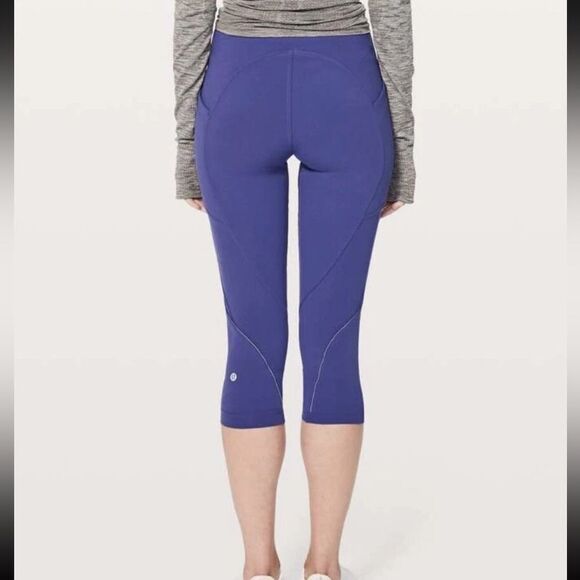 Lululemon Lead The Pack Crop 23” Leggings Purple Sz 6 Athleisure Yoga Workout - Picture 1 of 8